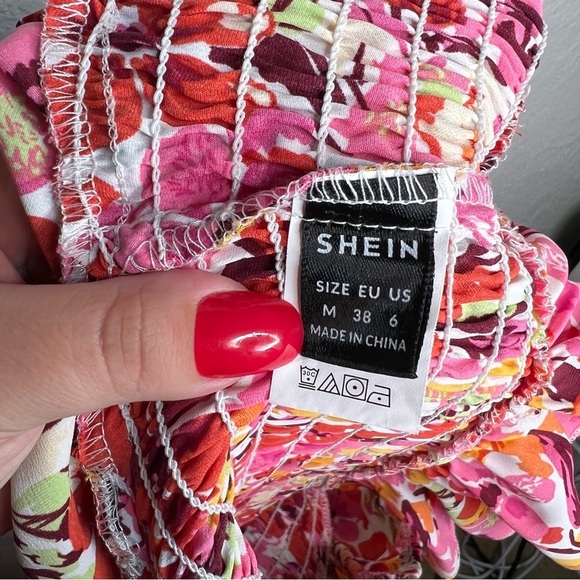 Flower Themed Ruffled Crop Top - Picture 4 of 6